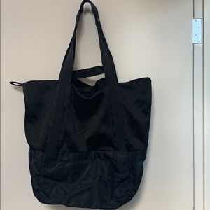 Lululemon large gym tote